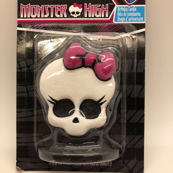 Monster High New Cake Pan, Icing Decorations, and Birthday Candle. - Picture 8 of 9